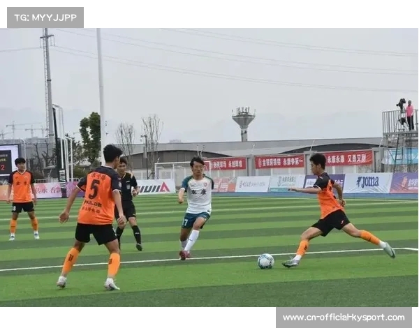 兰溪队足球赛戴忆铭帽子戏法，球迷热血沸腾